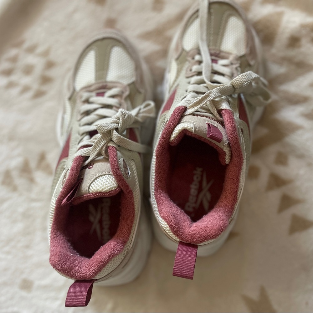 Reebok Women's Sneakers - Royal charge Rose and Beige - Picture 2 of 6